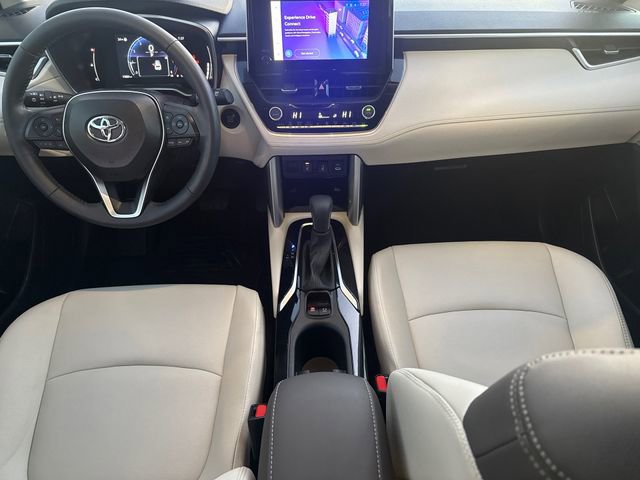 Used 2024 Toyota Corolla Cross XLE w/ Convenience Package image 12