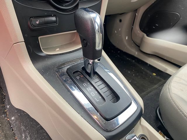 Used 2013 Ford Fiesta SE image 8