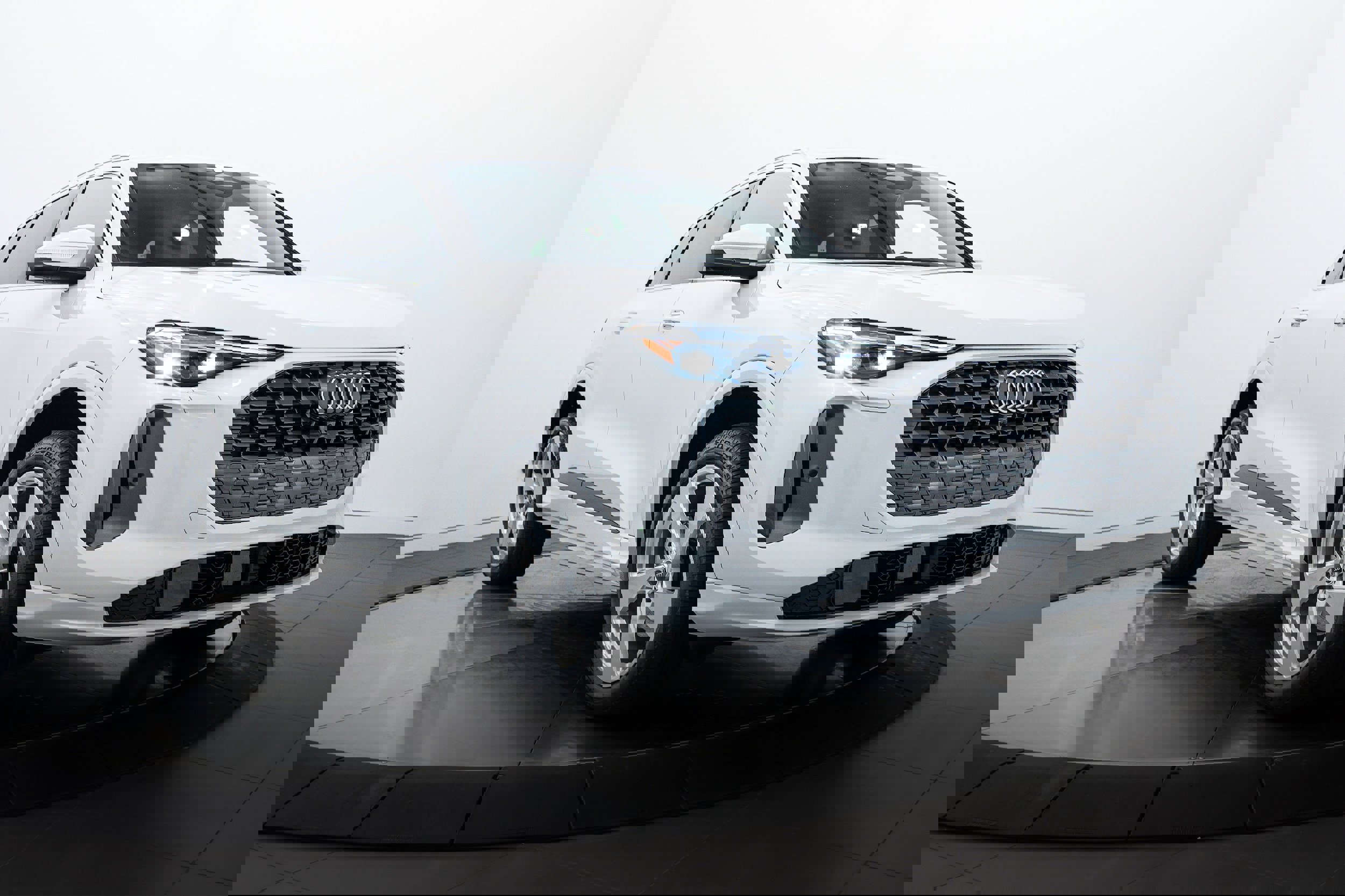 New 2025 Audi Q5 Premium Plus image 2