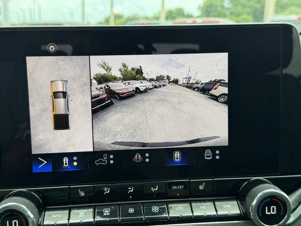 Used 2024 Chevrolet Colorado LT w/ LT Convenience Package III RWD image 25