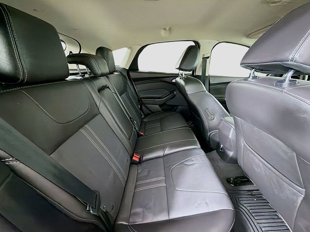 Used 2014 Ford Focus SE w/ Equipment Group 201A image 21