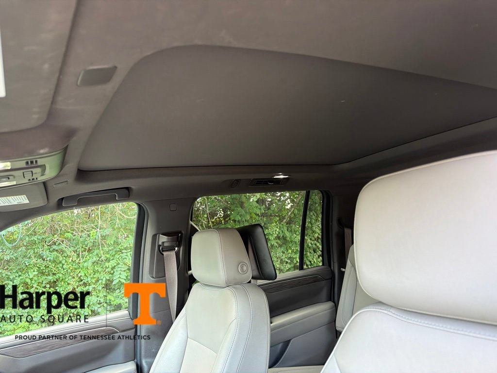 Used 2021 Chevrolet Suburban LT w/ LT Signature Plus Package AWD/4WD image 18
