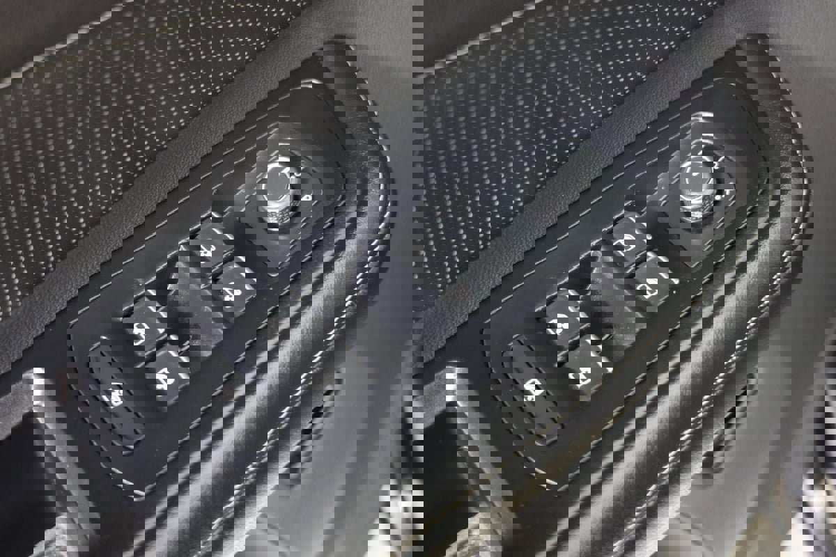 Used 2024 Volkswagen Atlas SE image 22