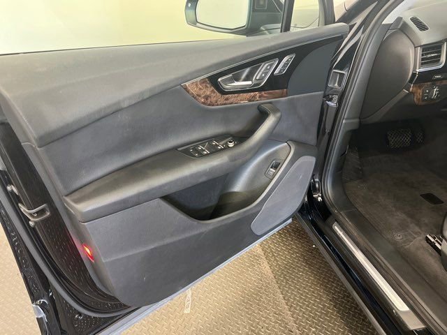 Used 2017 Audi Q7 3.0T Premium Plus AWD/4WD image 14