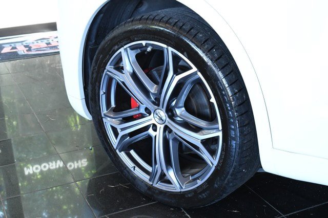 Used 2023 Maserati Levante GT AWD/4WD image 45
