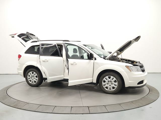 Used 2020 Dodge Journey SE FWD image 16