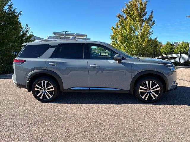 Used 2025 Nissan Pathfinder Platinum AWD/4WD image 8