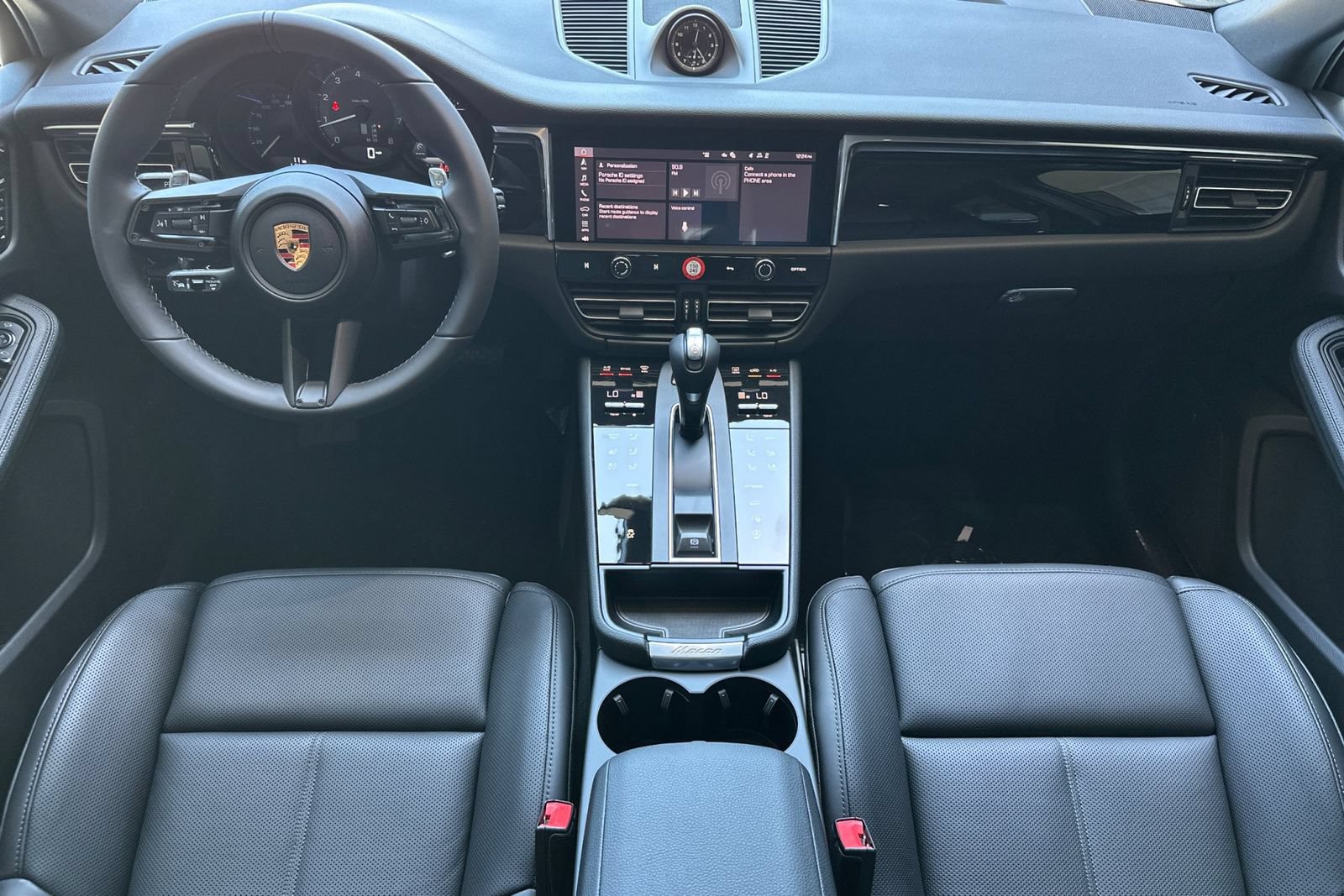 New 2026 Porsche Macan AWD/4WD image 6