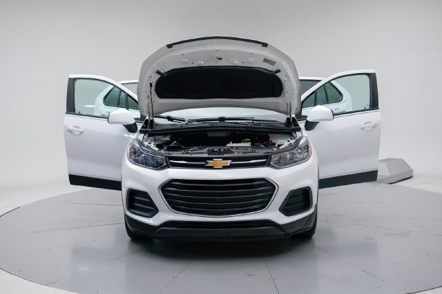 Used 2020 Chevrolet Trax LS w/ Tint and Cruise Package FWD image 16