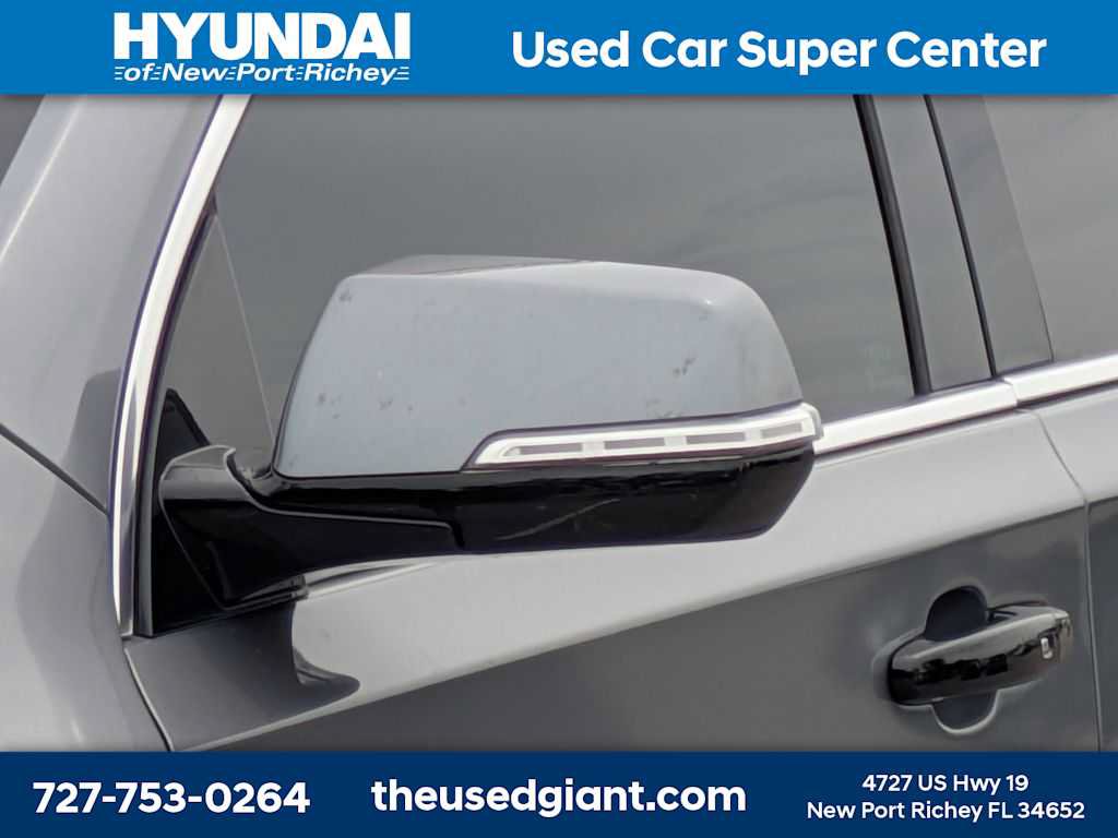 Used 2019 Chevrolet Traverse LT FWD image 11