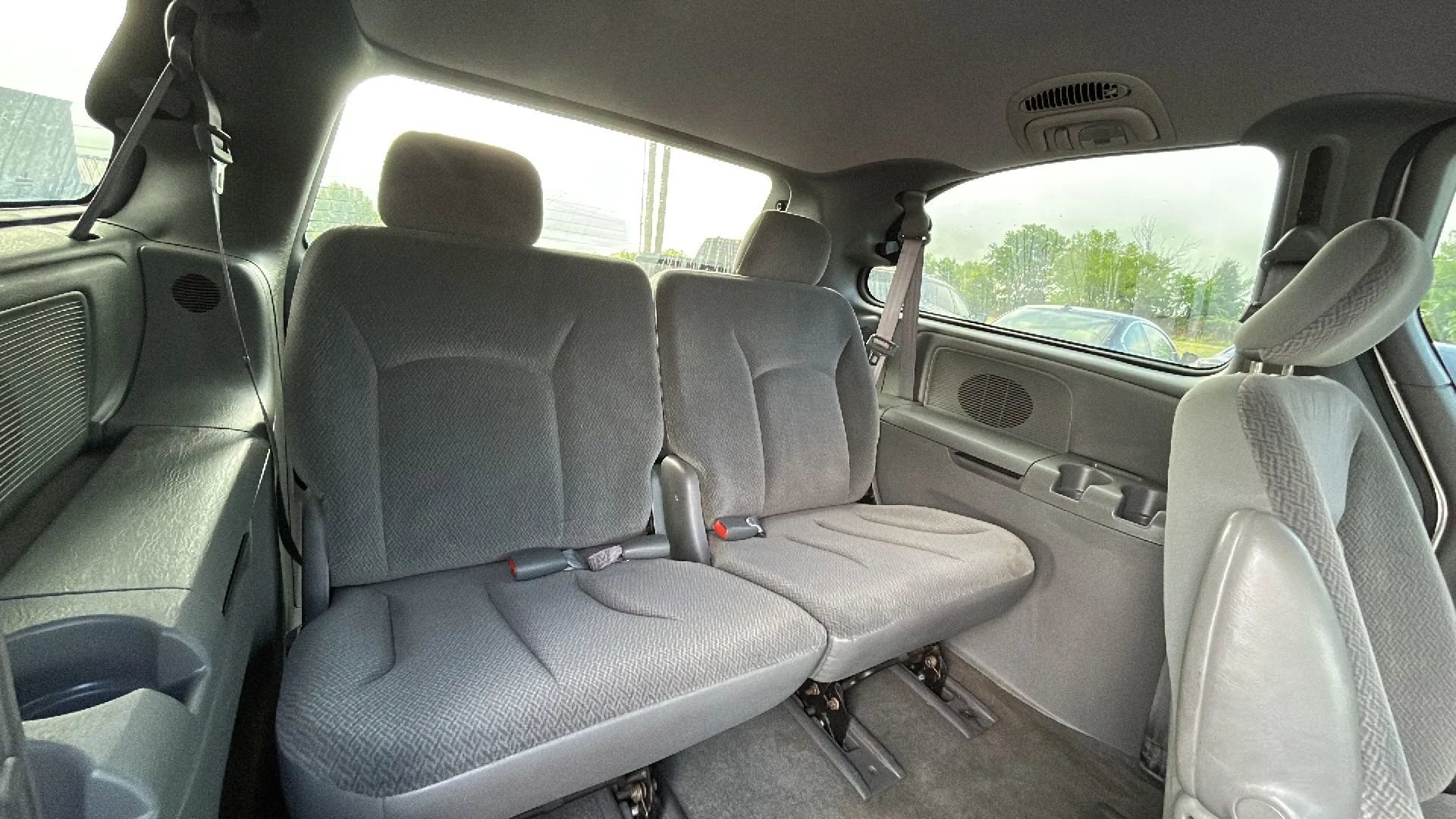 Used 2004 Chrysler Town & Country Touring FWD image 44