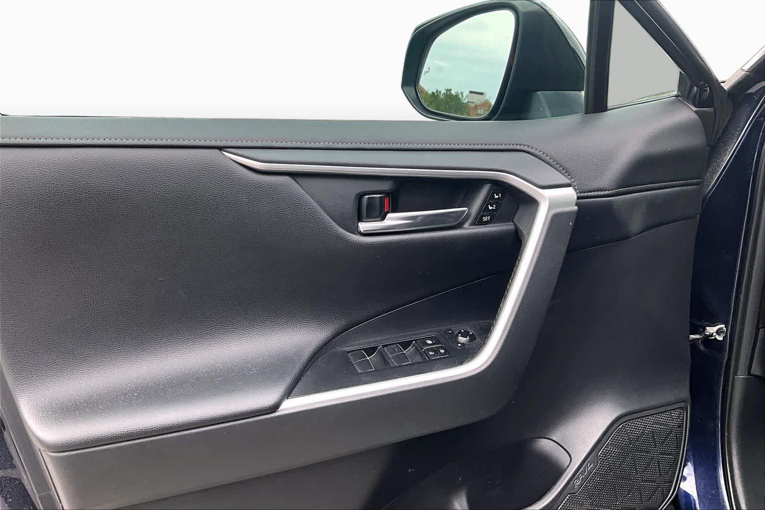 Used 2019 Toyota RAV4 Limited w/ Advanced Technology Package AWD/4WD image 22