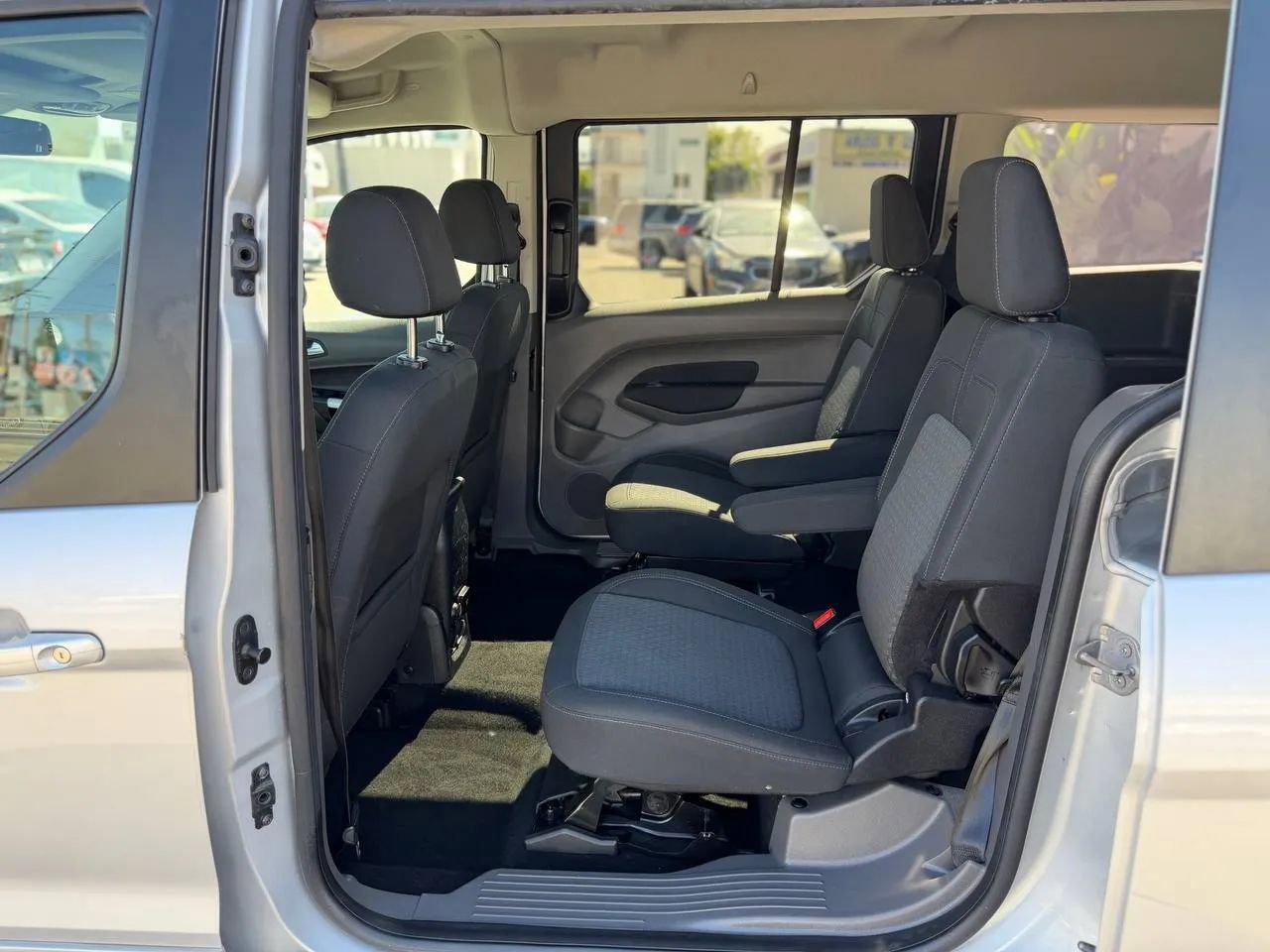 Used 2019 Ford Transit Connect XLT image 25