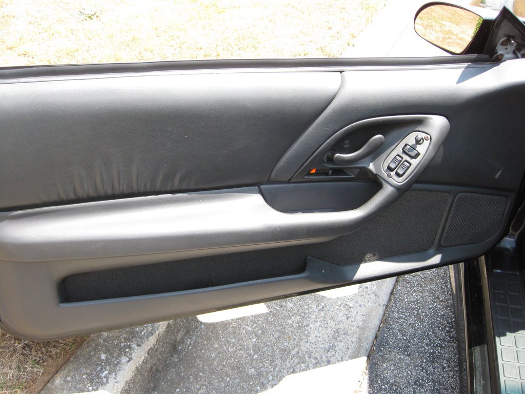 Used 1996 Chevrolet Camaro LT RWD image 11