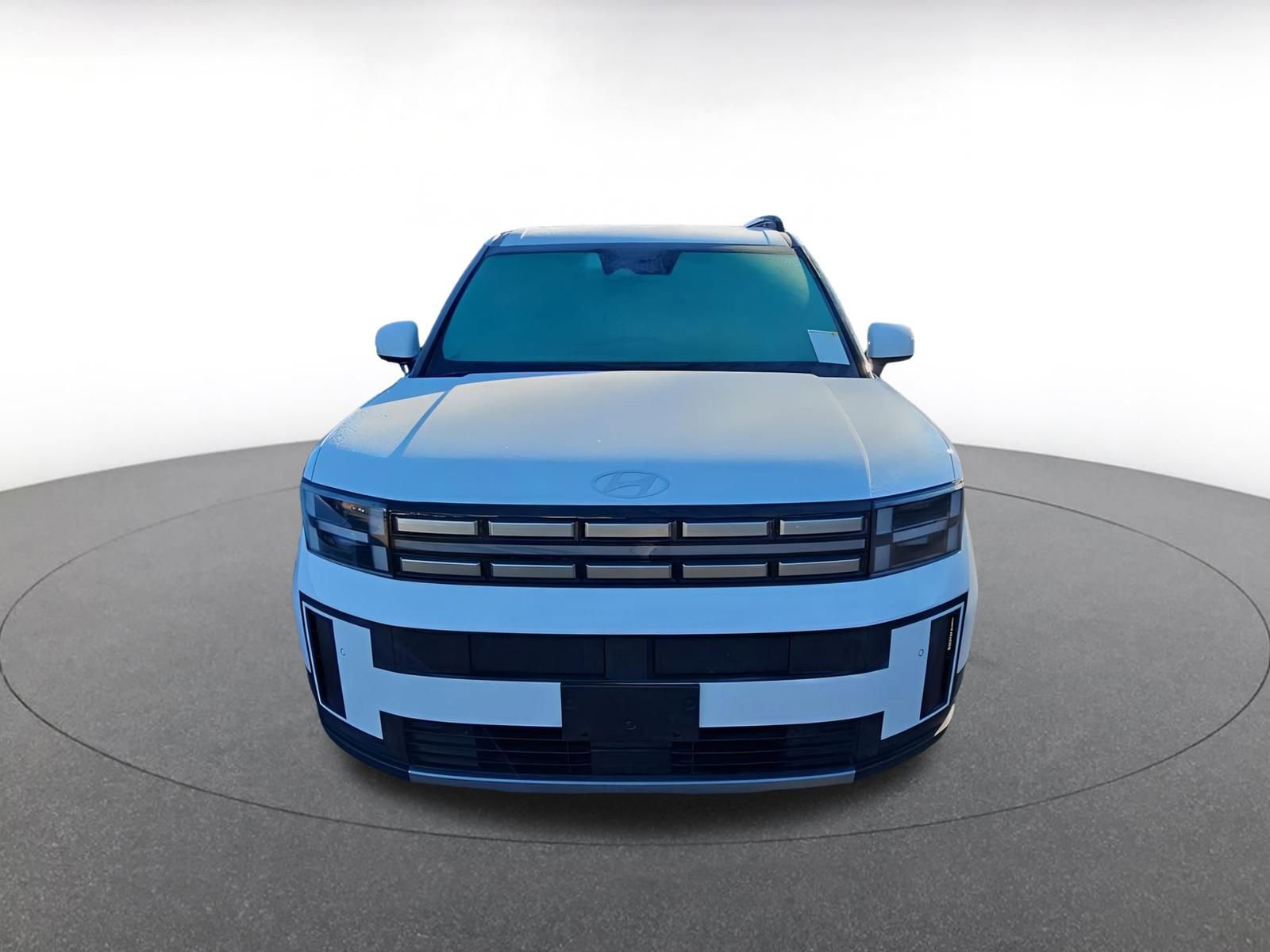 Used 2025 Hyundai Santa Fe SEL image 2