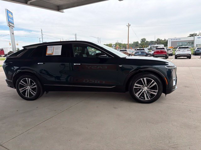 Used 2025 Cadillac Lyriq Luxury AWD/4WD image 4