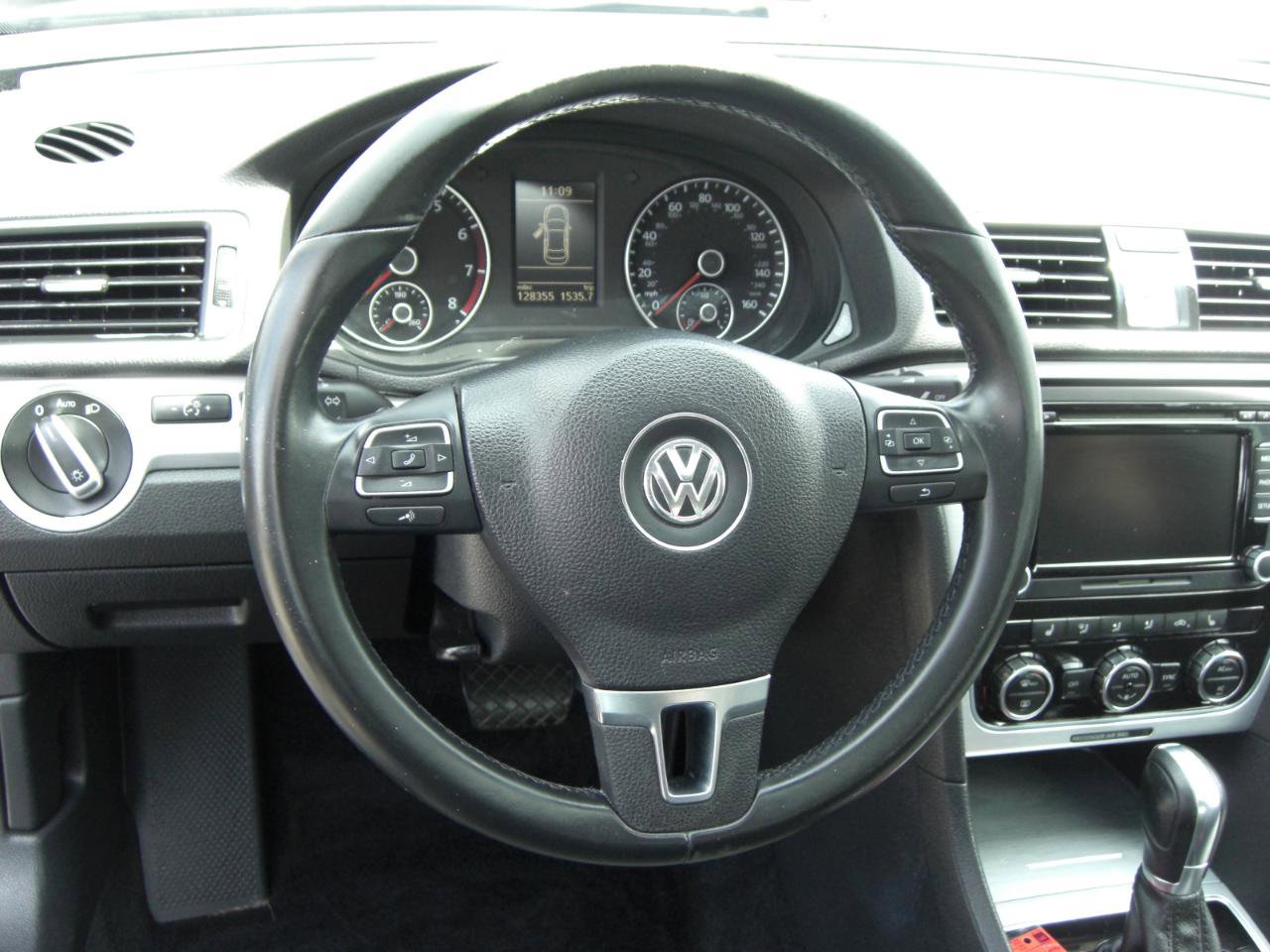 Used 2012 Volkswagen Passat 2.5 SE image 11