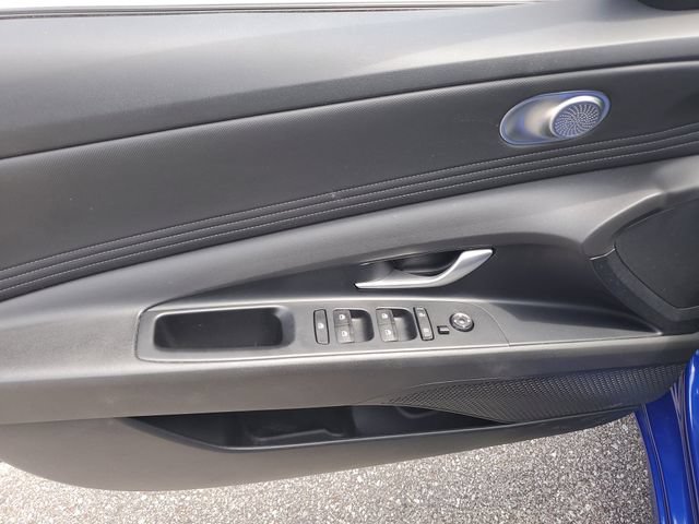 Used 2024 Hyundai Elantra SEL w/ Convenience Package FWD image 18
