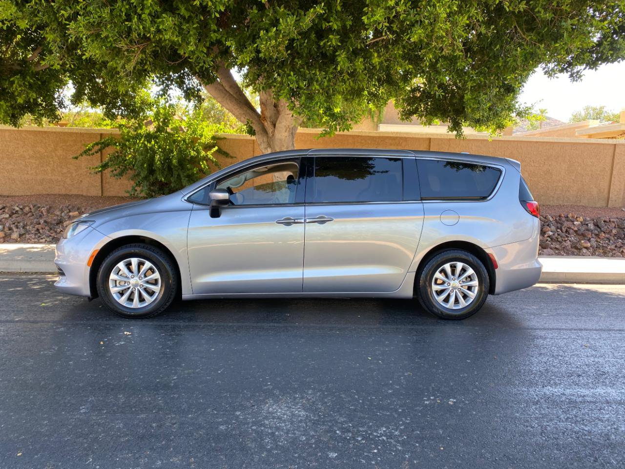 Used 2019 Chrysler Pacifica LX w/ Tire & Wheel Group FWD image 68