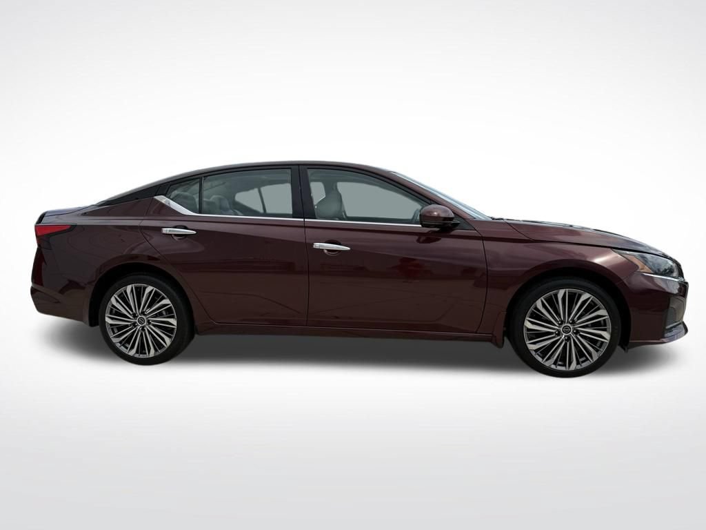Used 2024 Nissan Altima 2.5 SL AWD/4WD image 8