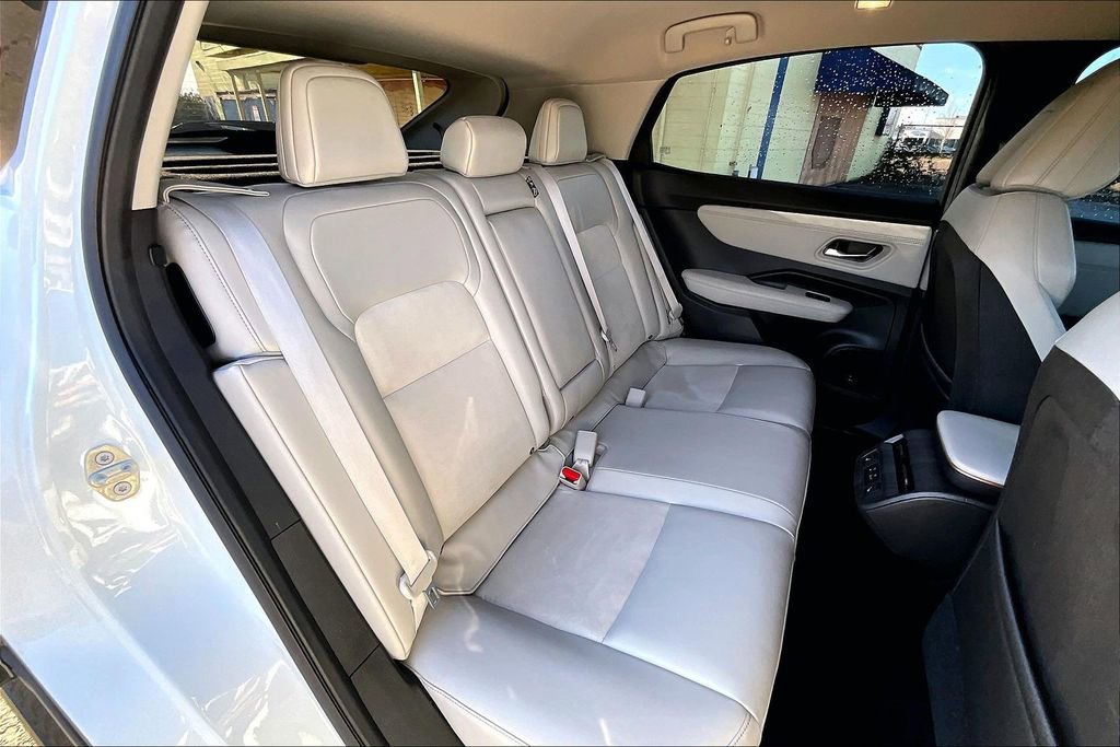 Used 2023 Nissan Ariya FWD image 21