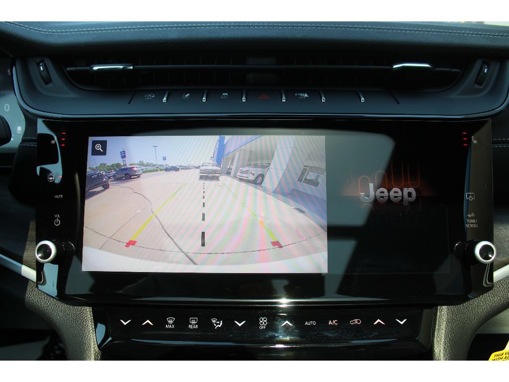 New 2026 Jeep Grand Cherokee Limited AWD/4WD image 13
