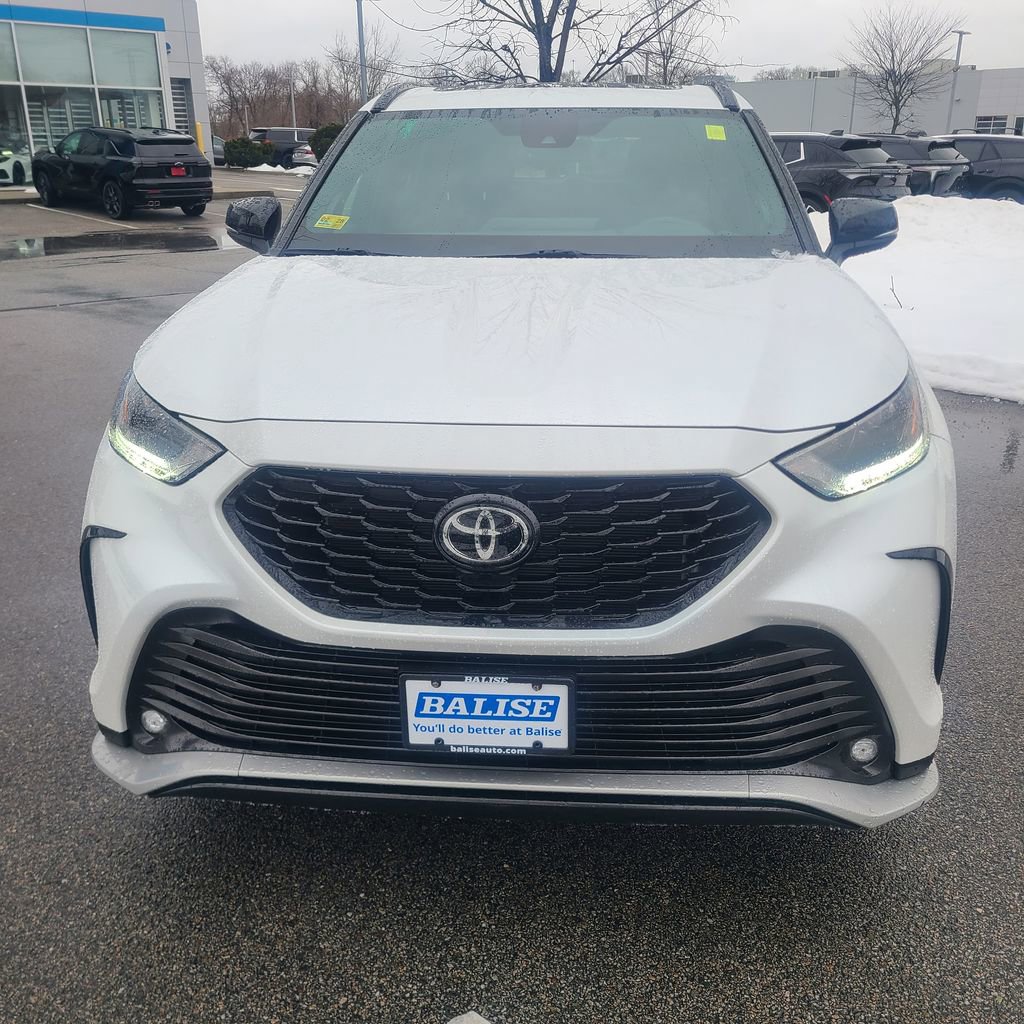 Used 2024 Toyota Highlander XSE image 8