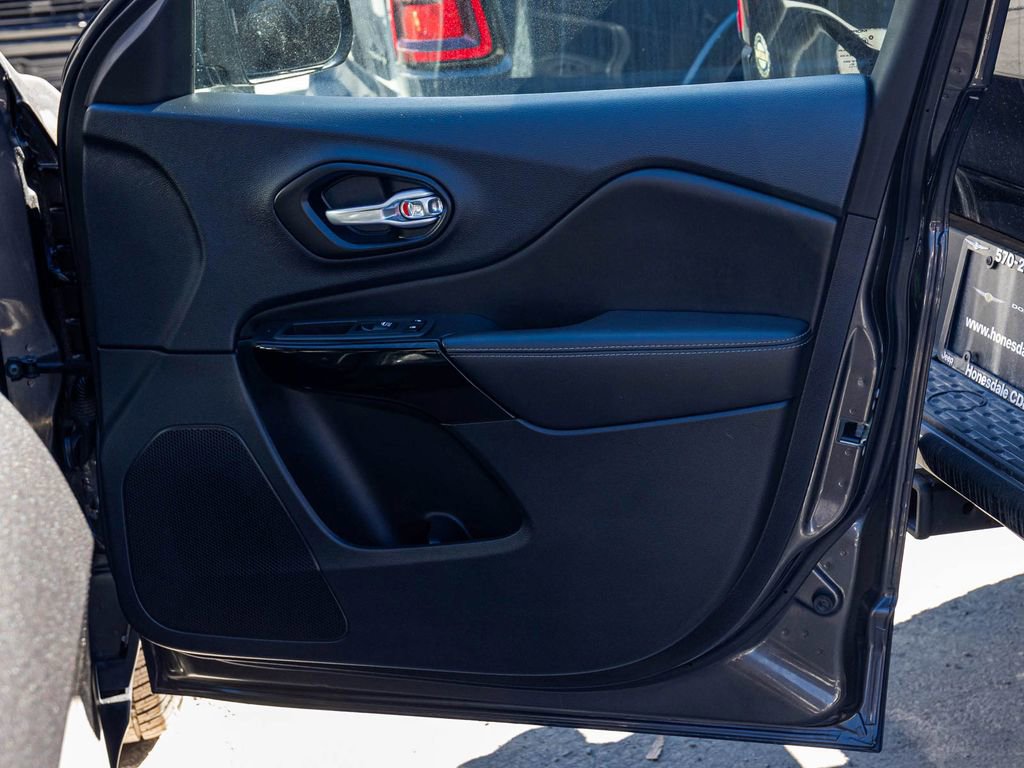 Used 2023 Jeep Cherokee Altitude Lux w/ Lux Elite Package image 13