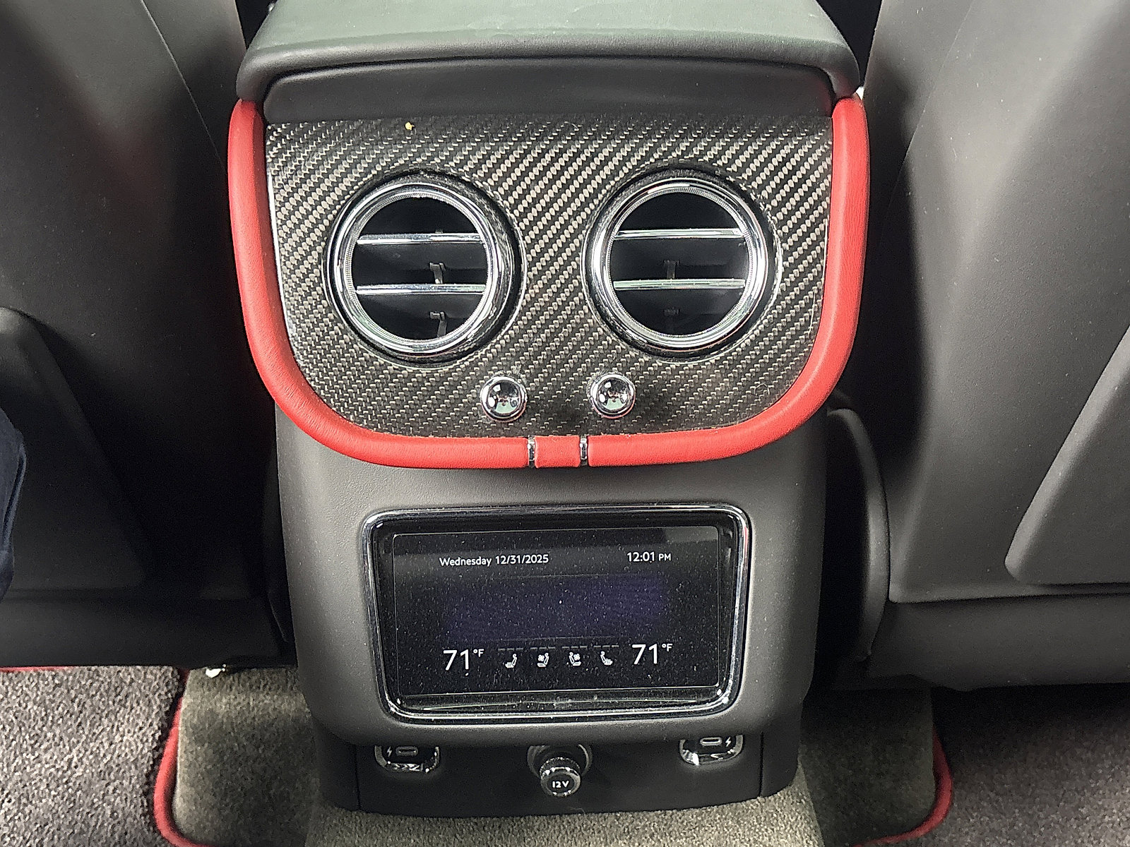 Used 2022 Bentley Bentayga image 18