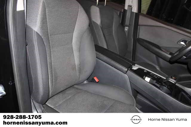 Used 2022 Nissan Rogue SV image 6