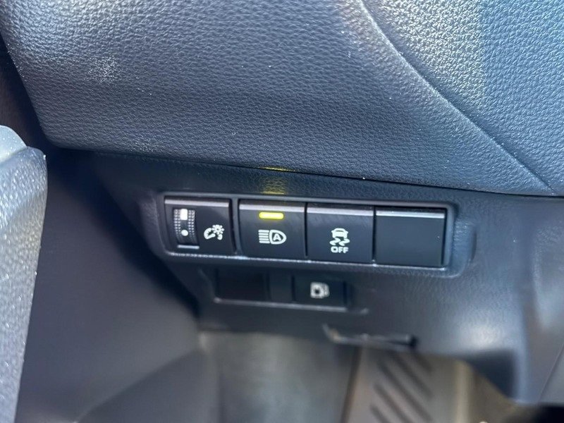 Used 2024 Toyota Corolla Cross SE w/ Moonroof Package image 29
