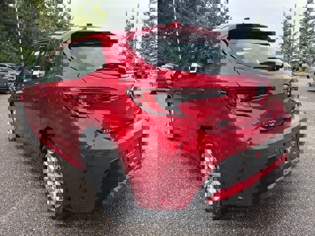 Used 2025 Toyota Corolla SE w/ SE Package image 7