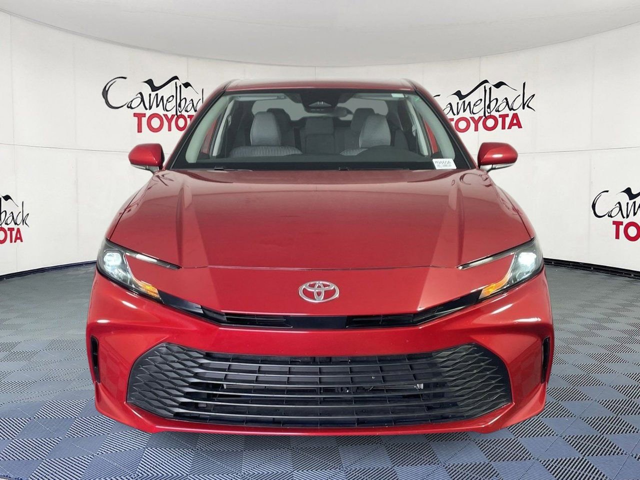 Used 2025 Toyota Camry LE image 2