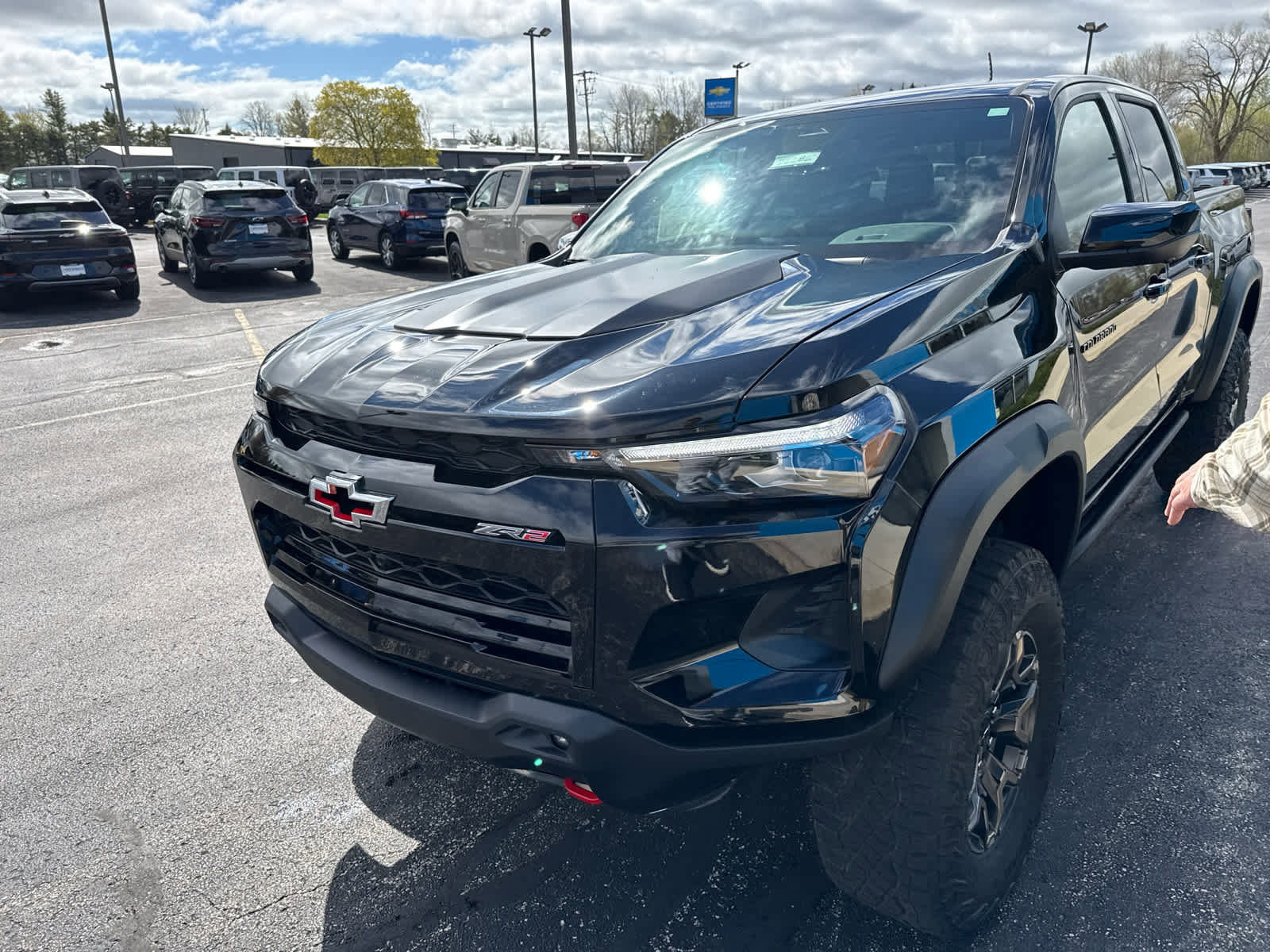 New 2026 Chevrolet Colorado ZR2 w/ Technology Package AWD/4WD image 2