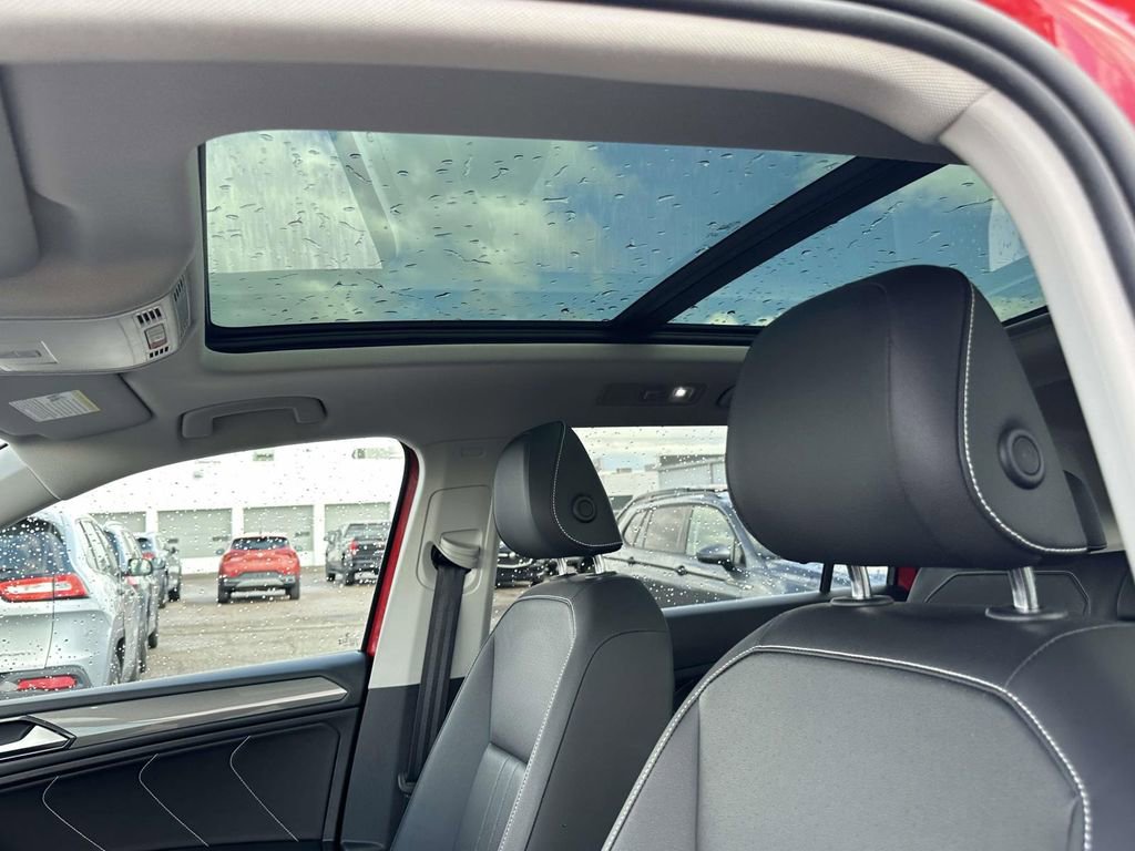 Certified 2023 Volkswagen Tiguan SE w/ Panoramic Sunroof Package image 22