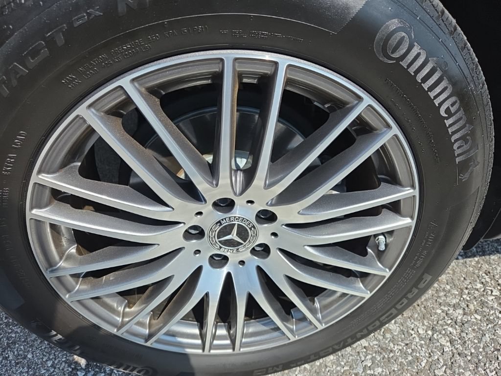 Used 2025 Mercedes-Benz GLC 300 image 10