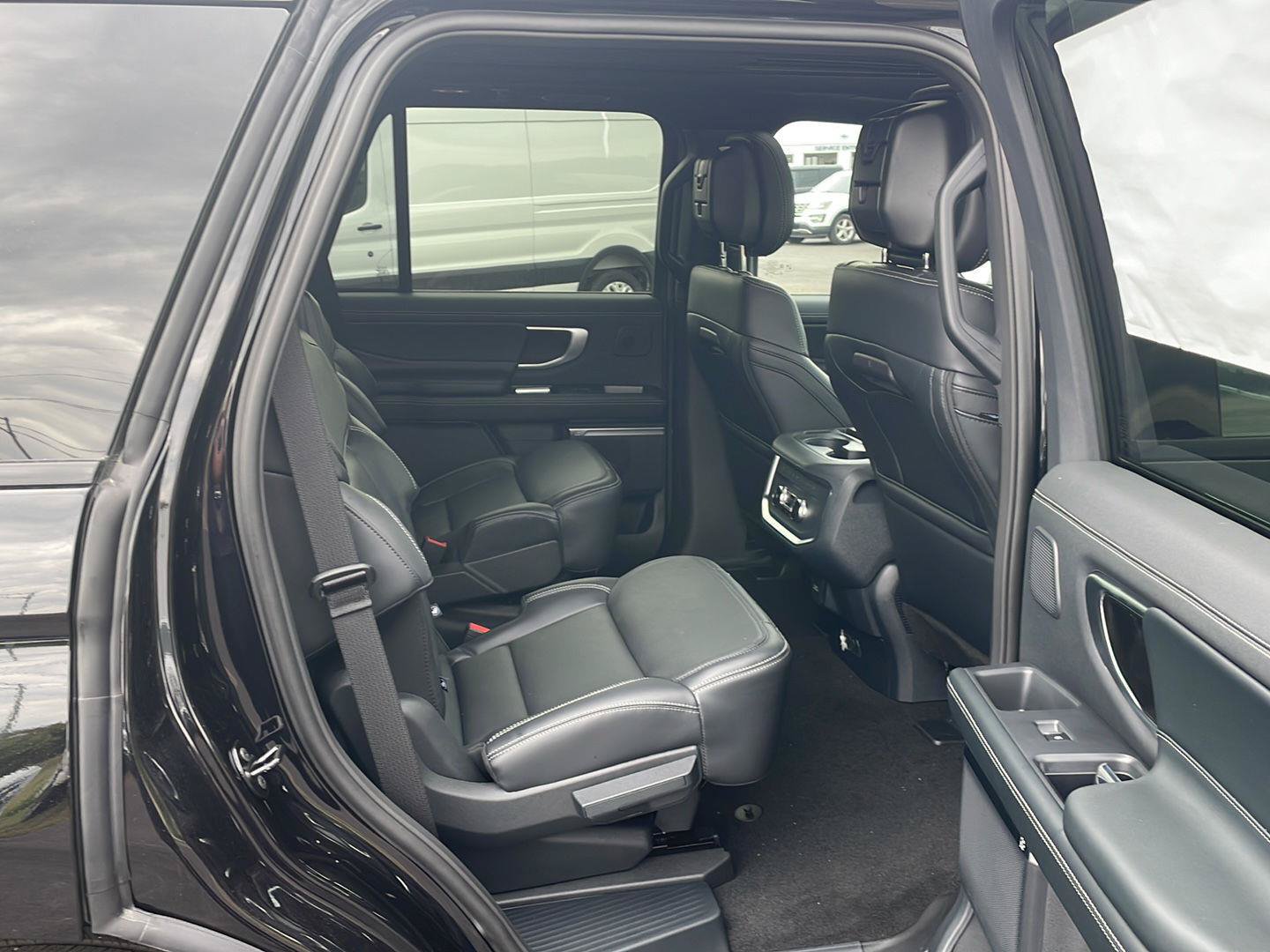 New 2027 Ford Expedition Platinum w/ Stealth Performance Package AWD/4WD image 26