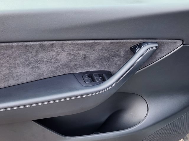 Used 2022 Tesla Model Y Long Range AWD/4WD image 10