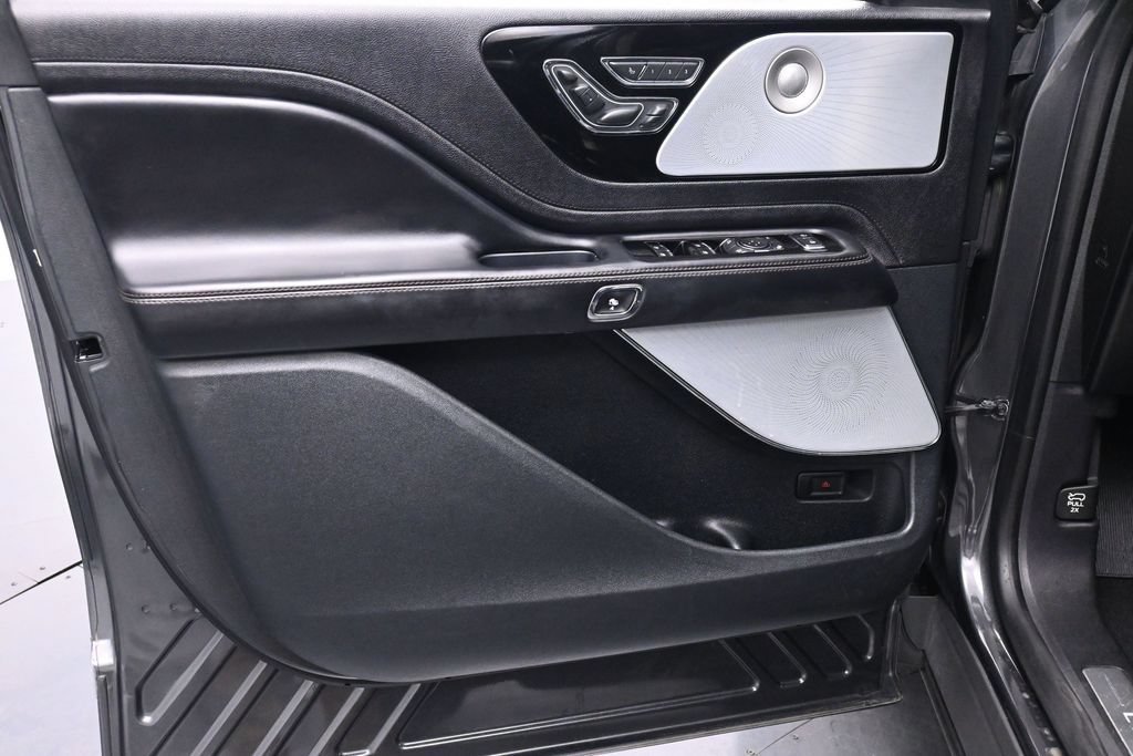 Used 2020 Lincoln Aviator Reserve w/ Equipment Group 202A AWD/4WD image 9
