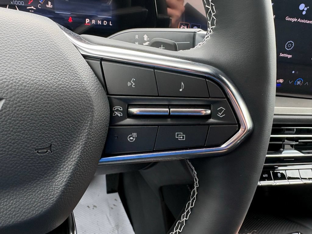 New 2026 Chevrolet Traverse LT w/ LPO, Floor Liner Package FWD image 2