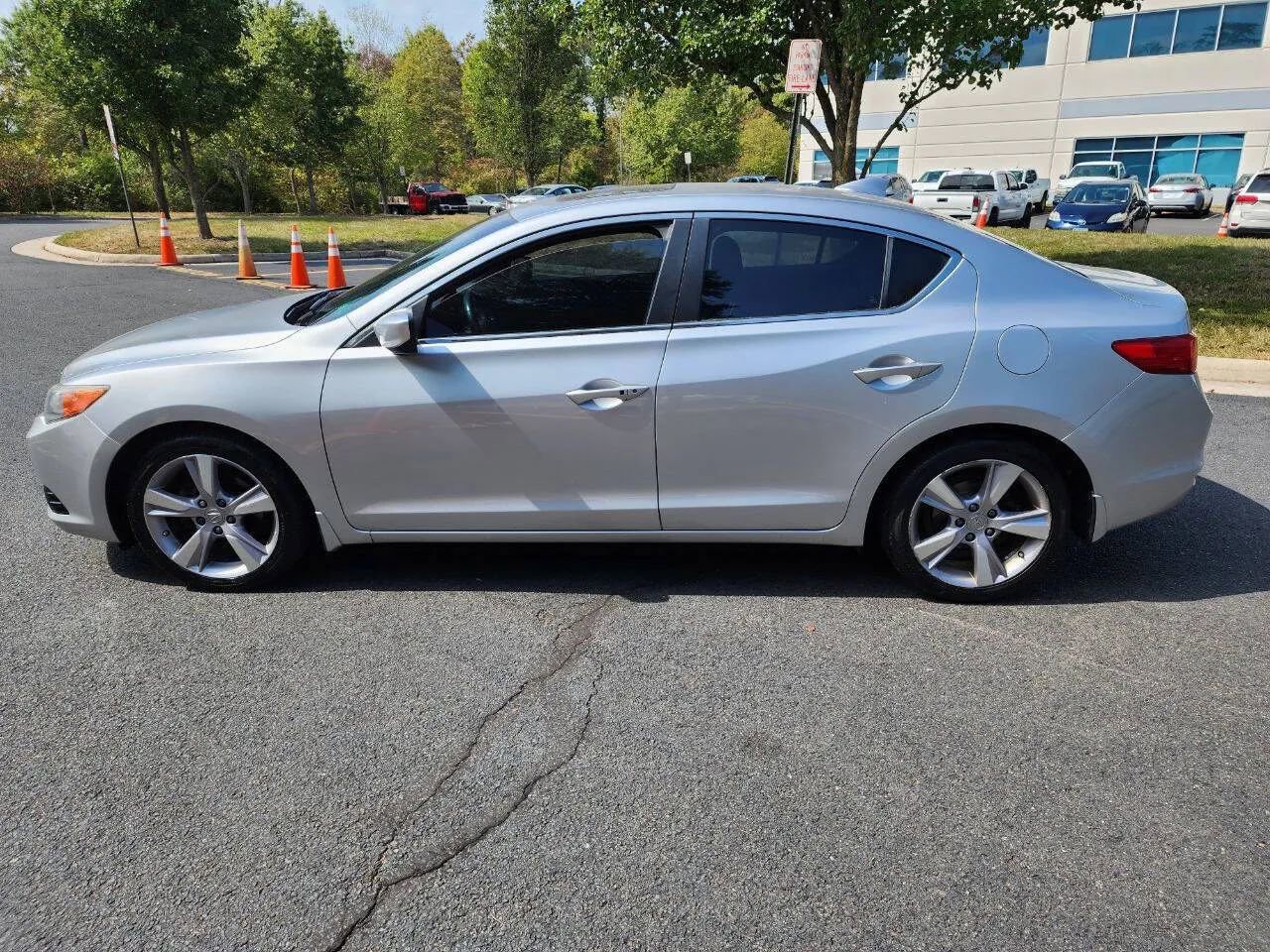 Used 2013 Acura ILX w/ Technology Package image 11