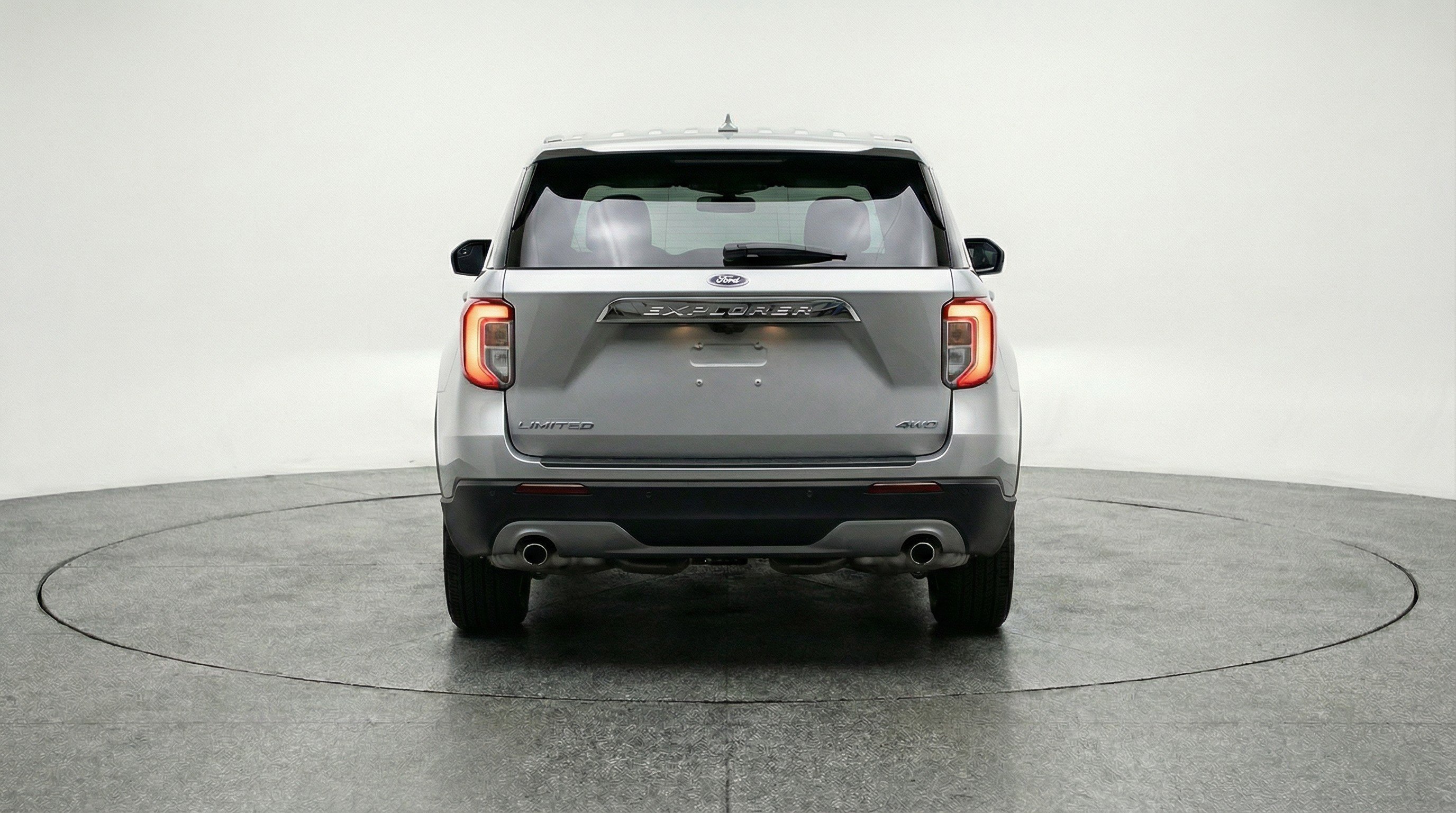 Used 2024 Ford Explorer Limited image 7