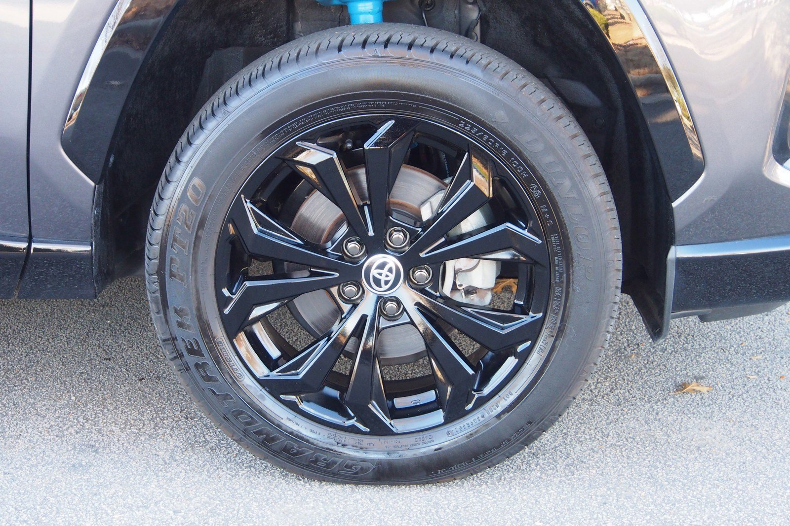 Used 2024 Toyota RAV4 SE image 9