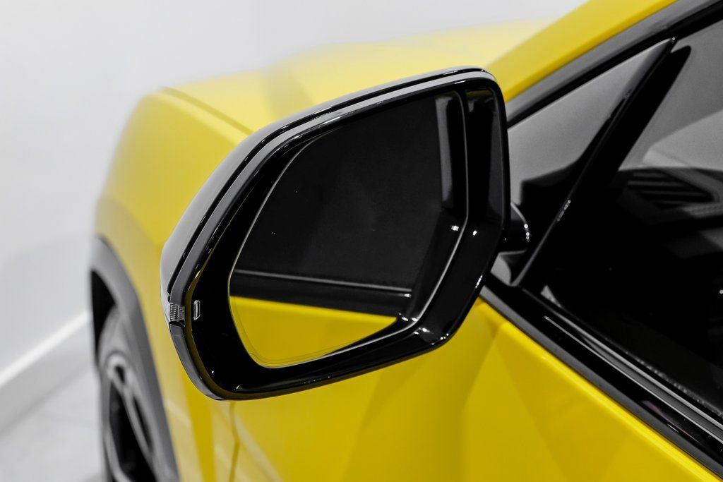 Used 2022 Lamborghini Urus image 35