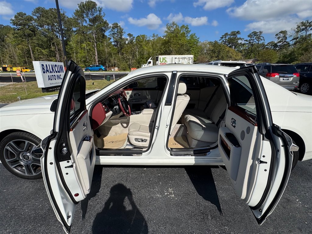 Used 2017 Rolls-Royce Ghost image 28