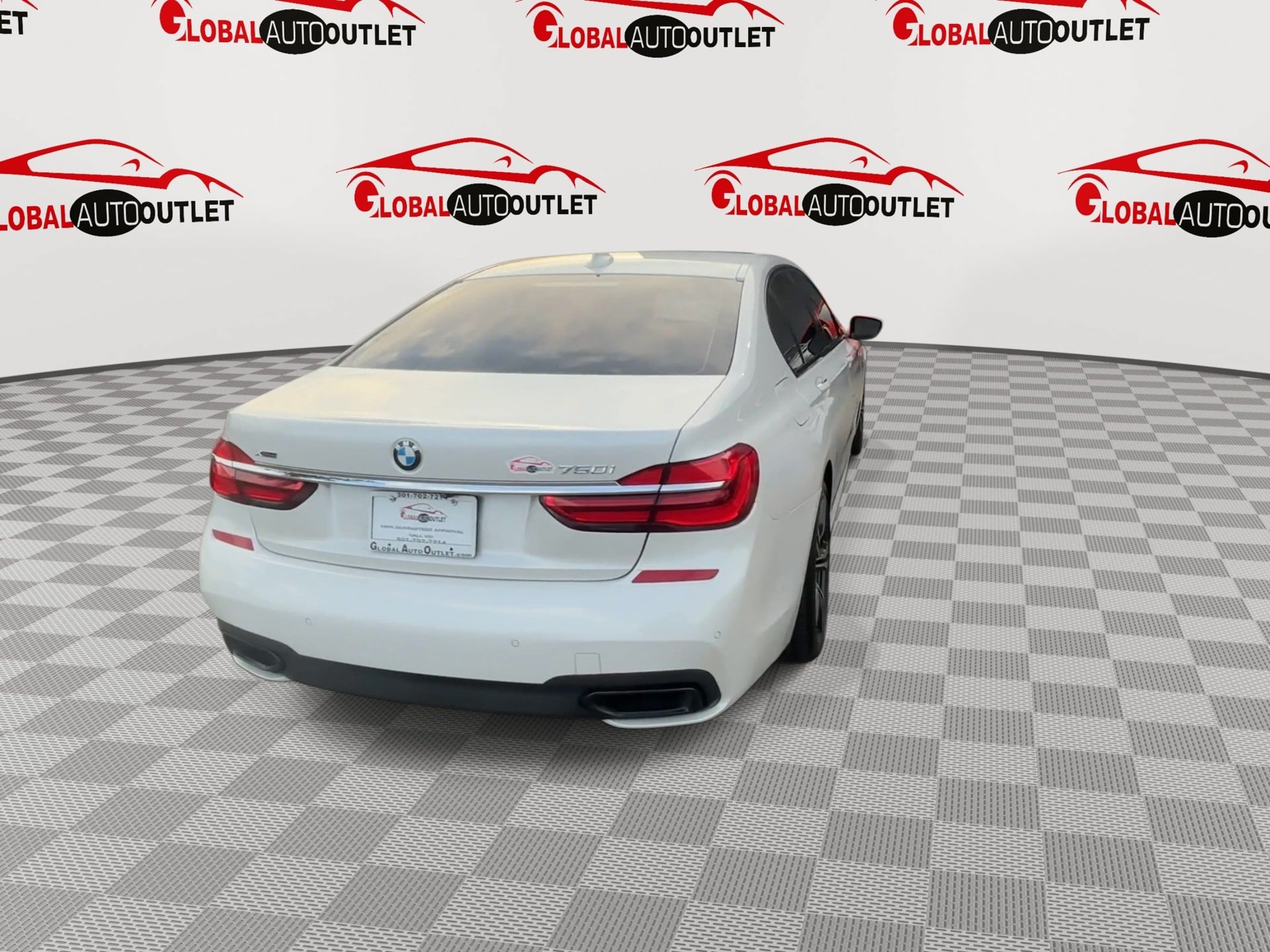 Used 2018 BMW 750i xDrive w/ Executive Package AWD/4WD image 7