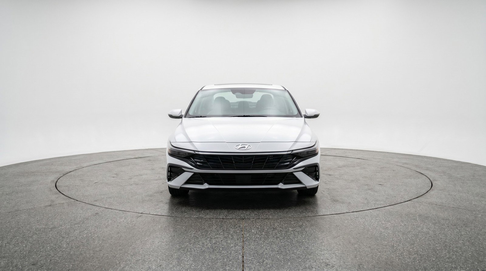 Used 2025 Hyundai Elantra Limited FWD image 2