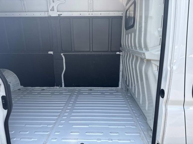 Used 2024 RAM ProMaster 2500 w/ Convenience Group image 15