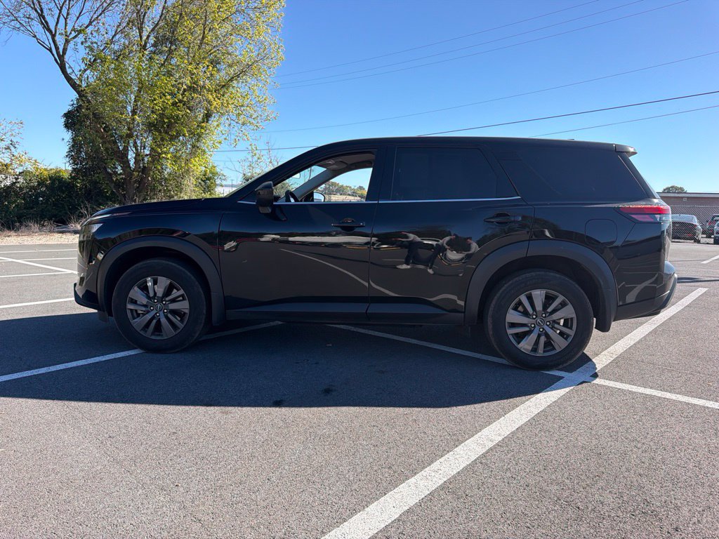 Used 2025 Nissan Pathfinder S AWD/4WD image 8