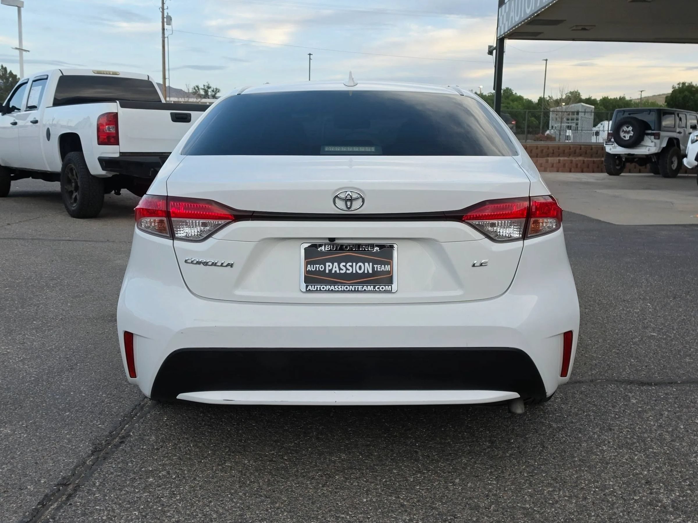 Used 2021 Toyota Corolla LE w/ Carpet Mat Package (TMS) FWD image 4